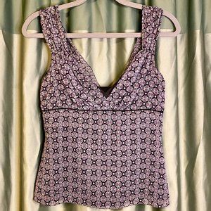 TAHARI V-neck top 100%silk, Sz S